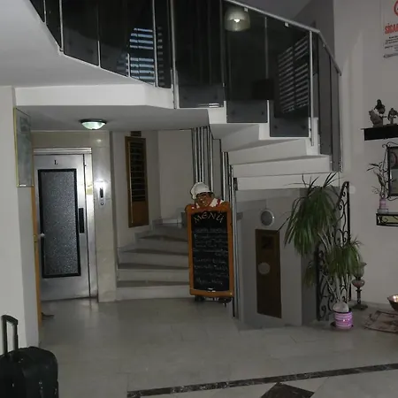 Mesut ホテル デニズリ