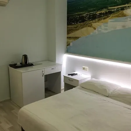 ホテル Mesut デニズリ