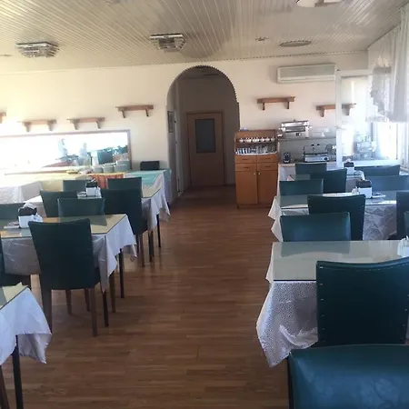 ホテル Mesut デニズリ